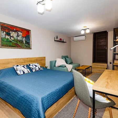 Villa тих кът *