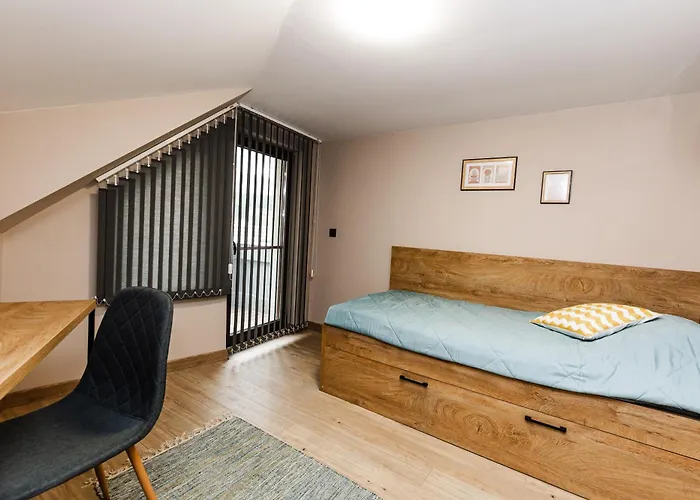 Villa тих кът *